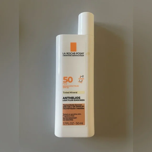 NIB La Roche-Posay Anthelios Sunscreen for Face SPF 50, 1.7 fl oz - Picture 5 of 6